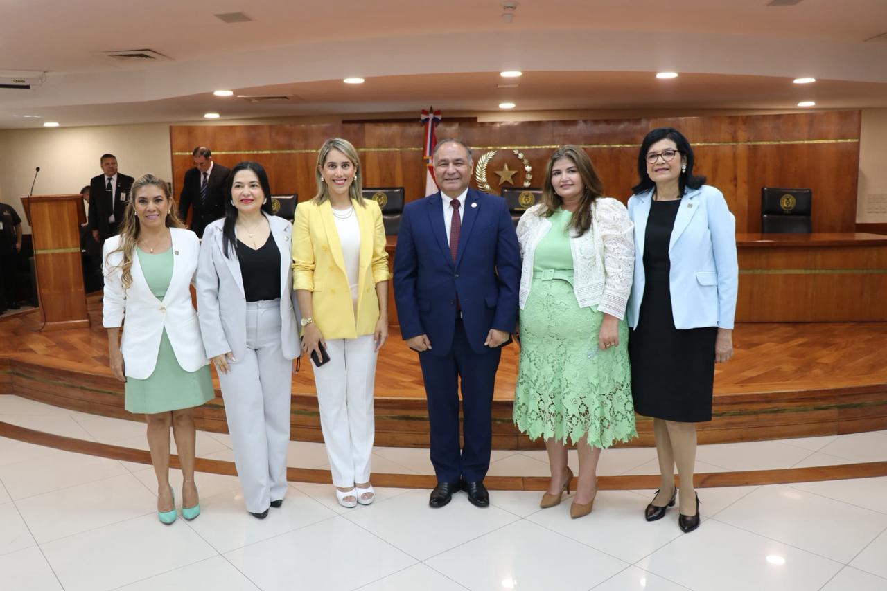 JURAMENTO DE DEFENSORAS PÚBLICAS CONFIRMADAS